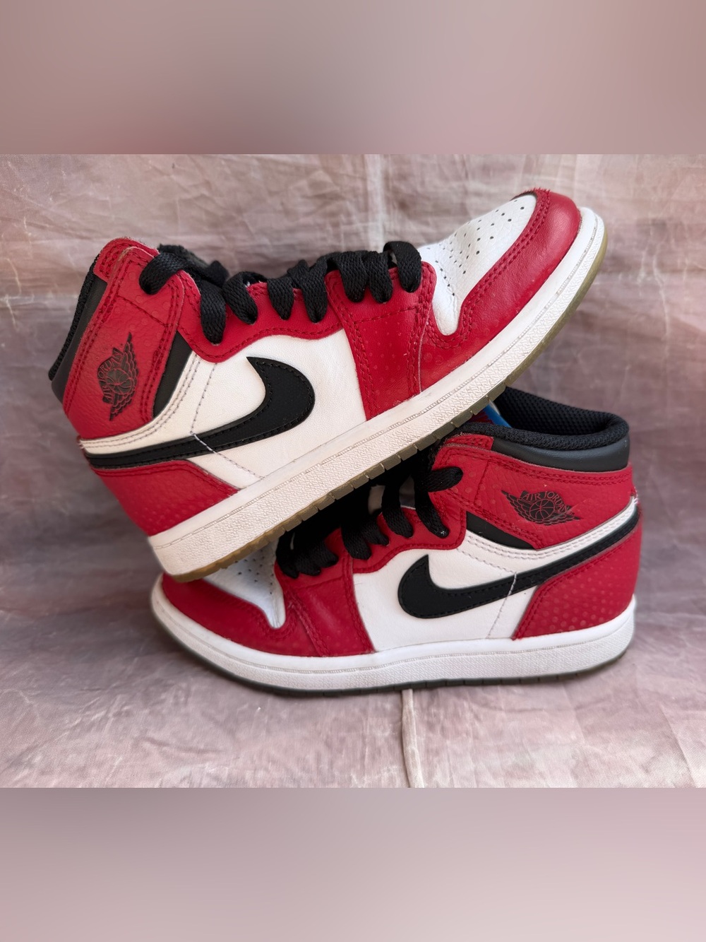 Nike Air Jordan 1 High OG “Spider Man Origin Story” size 1Y